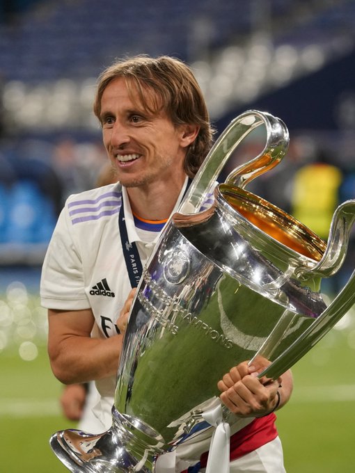 日本电竞选手失利后大崩溃：身体扭动无声咆哮，对手一脸懵只好尬笑